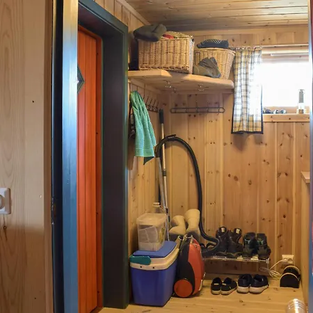 2 Bedroom Awesome Home In Nordberg *